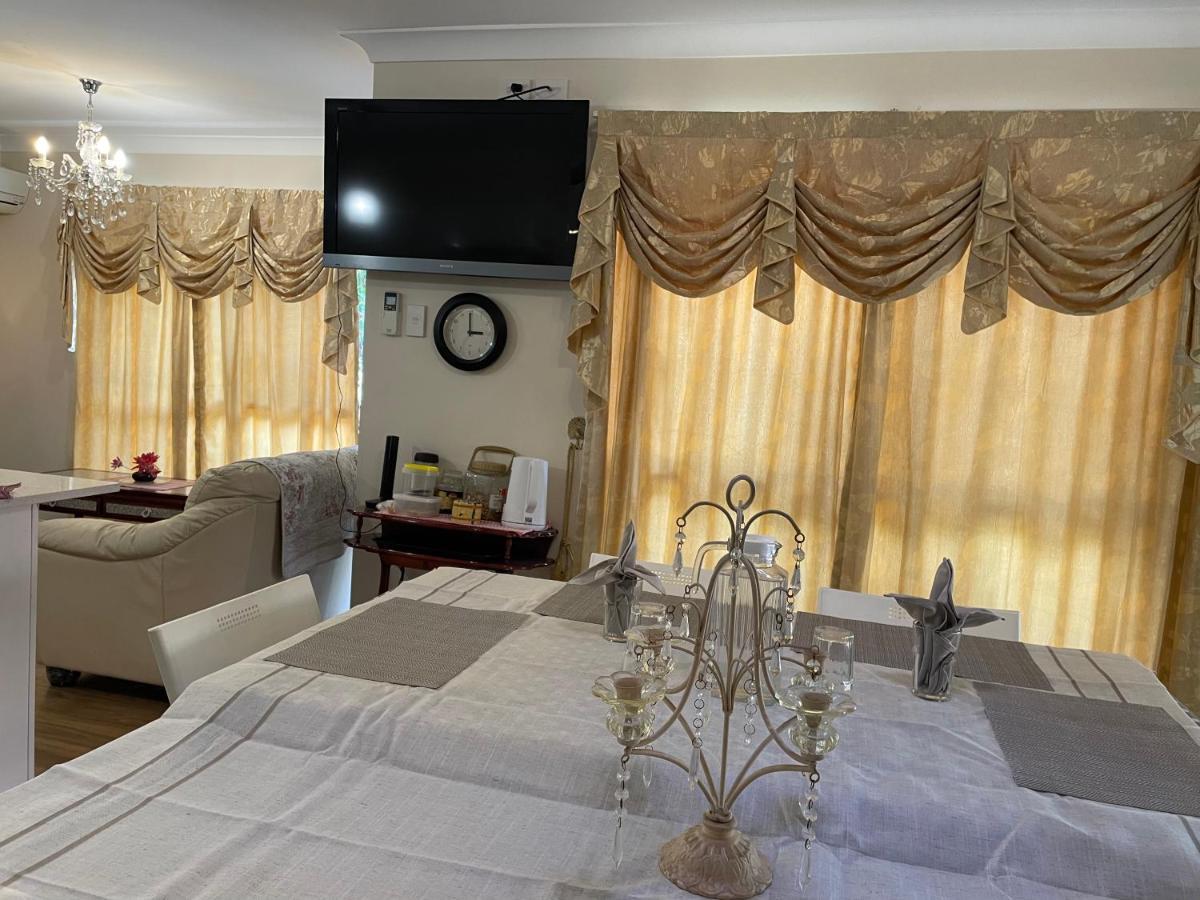 Theme Parks Amituofo Homestay Gold Coast Extérieur photo