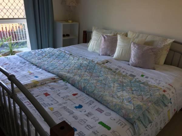 Theme Parks Amituofo Homestay Gold Coast Extérieur photo
